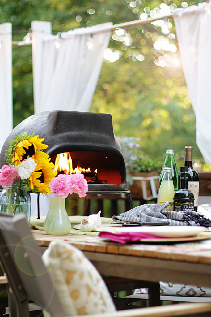 The perfect family pizza party using an outdoor pizza oven!