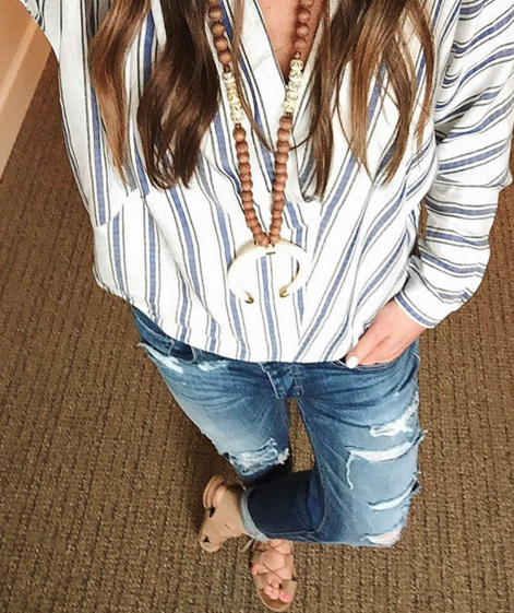 Loving this lightweight linen tunic paired with distressed denim for Spring transition.