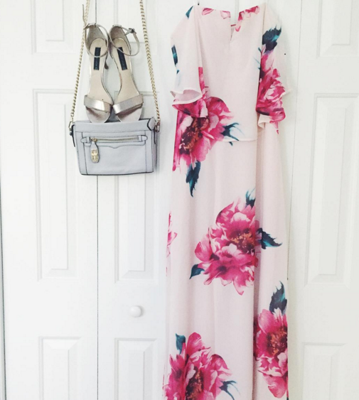 The prettiest floral maxi dress for Spring!