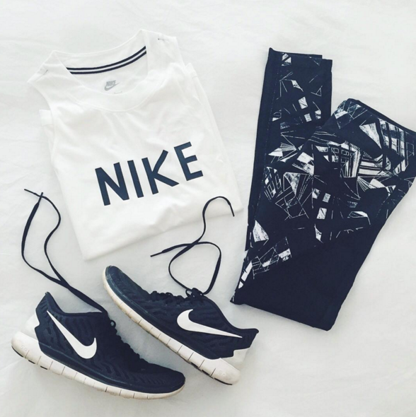 Chic athleisure outfit with Nike top and Zella live in leggings