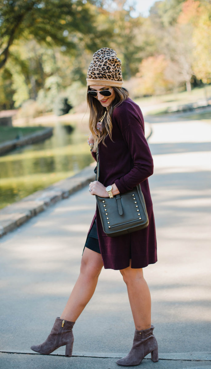fall-looks-with-black-body-con-dress-16