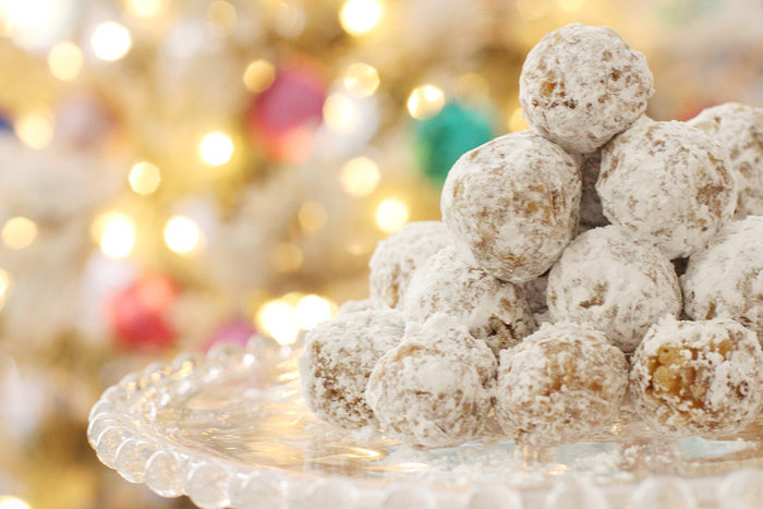 recipe for date balls which make an amazing christmas dessert