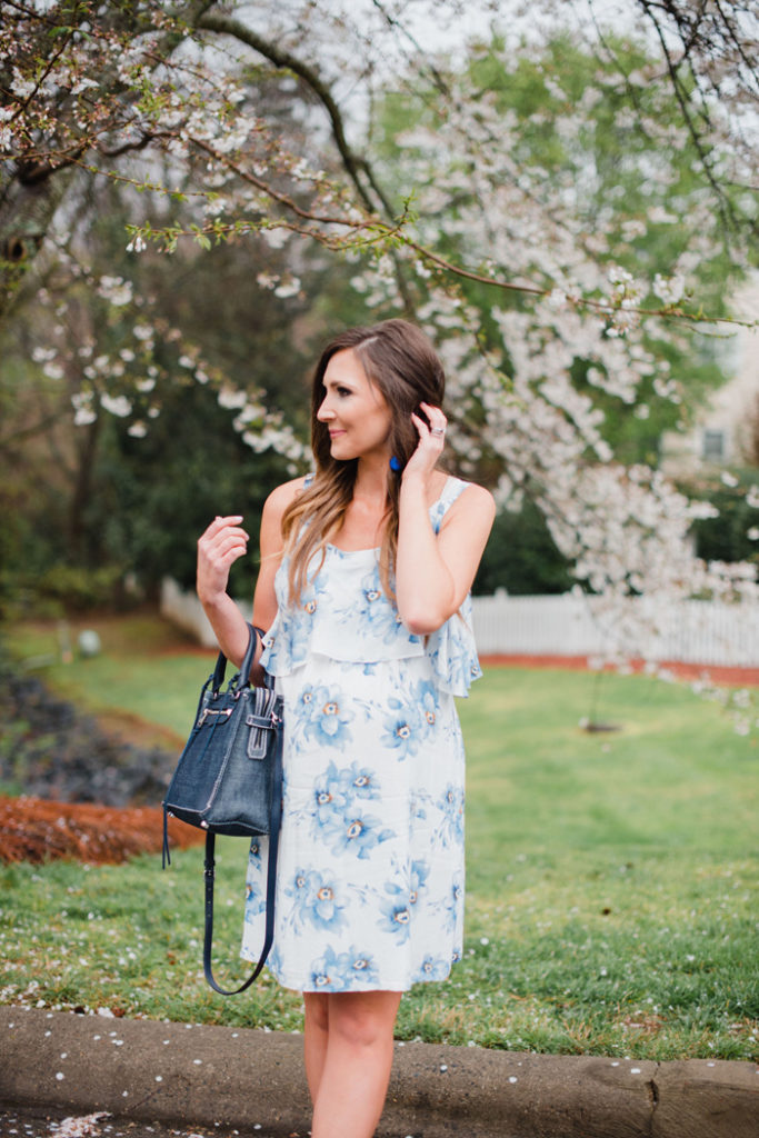 Nursing and maternity dress | Cute spring maternity style