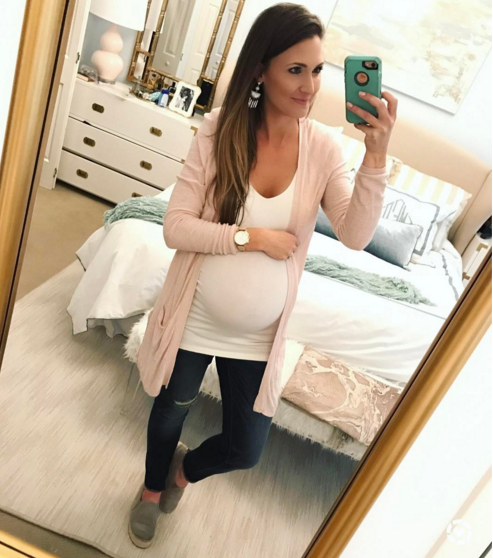 cute maternity outfit idea with long cardigan and espadrilles 