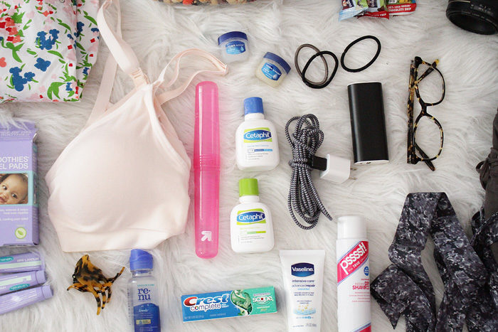what to pack in your hospital bag for baby