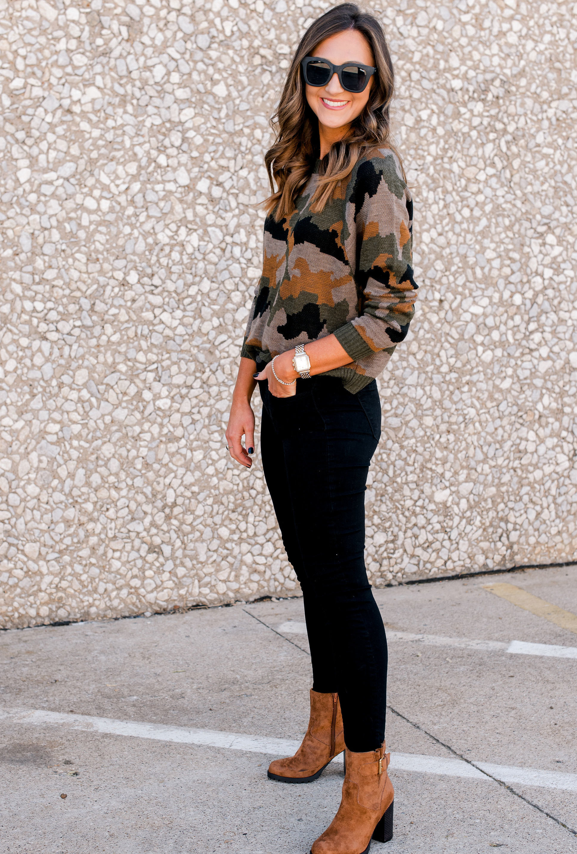 Camo sweater clearance outfit