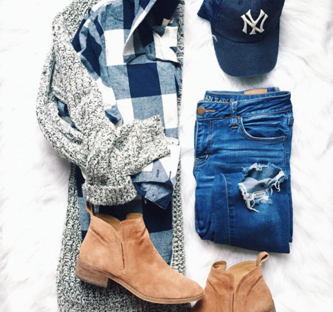 Casual cool outfit idea that layers some staples for the comfy look