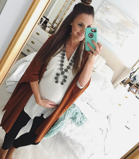 Cute maternity outfit with a comfortable tunic and leggings
