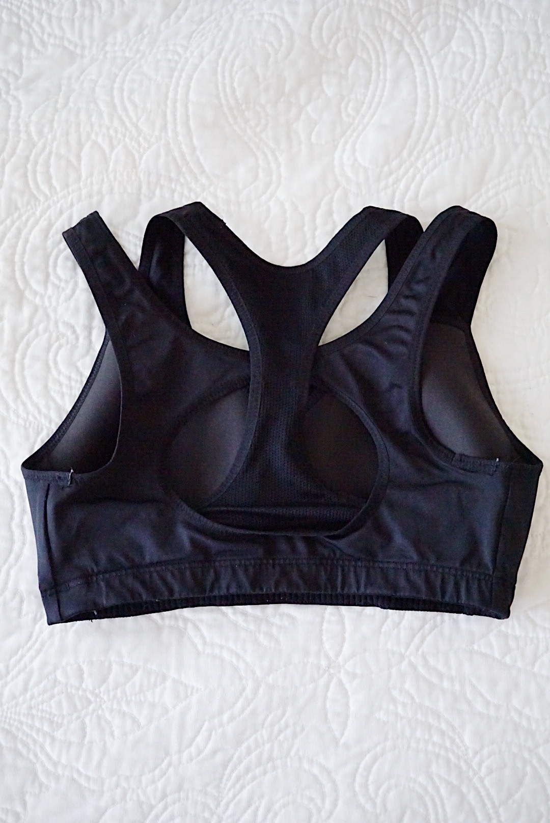 best sports bra for active women - The BEST Everyday Bra featured by popular Texas fashion blogger Style Your Senses