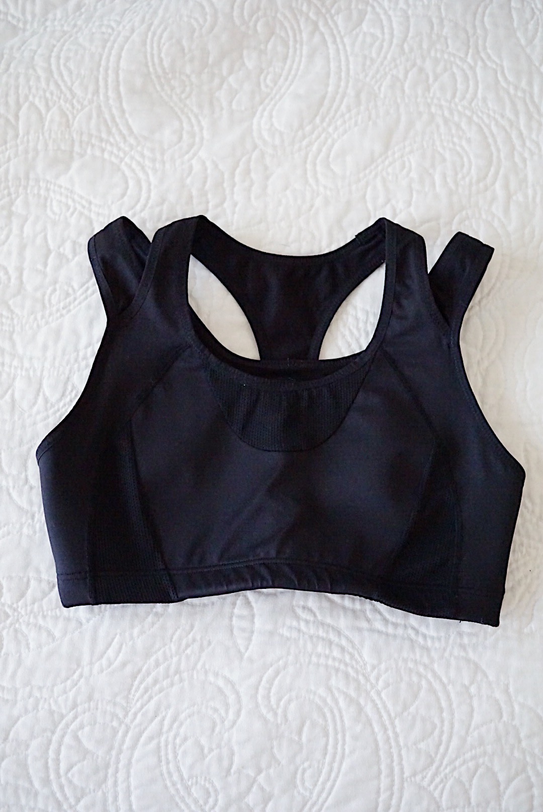 best sports bra for active women - The BEST Everyday Bra featured by popular Texas fashion blogger Style Your Senses